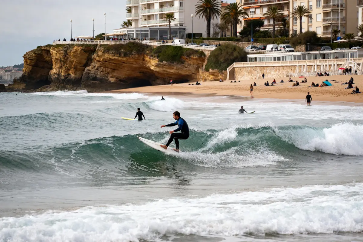 Côte des Basques à Biarritz : berceau du surf et plage iconique